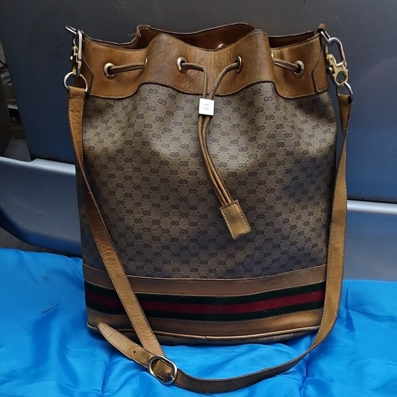 Gucci Handbags - Gucci Tan and Brown Patterned Shoulder Bag